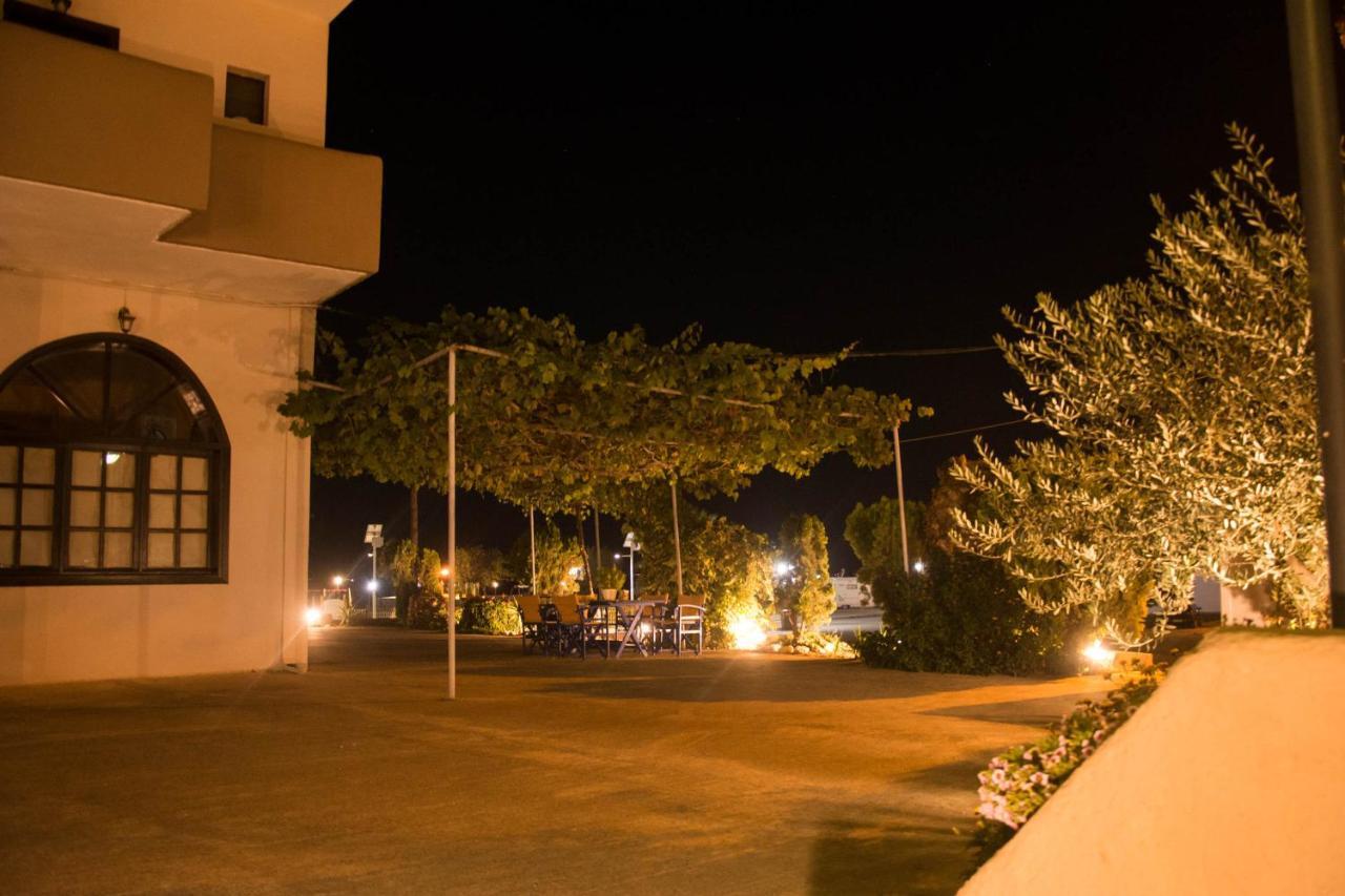 Palm Tree Apartments Psakoudia Exterior photo